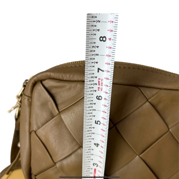 HOBO Renny Wide Weave Leather Crossbody - Picture 7 of 11